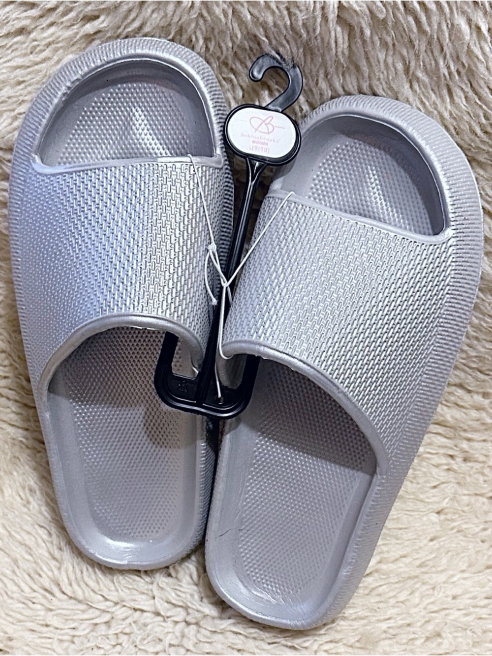 🆕 Bobbie Brooks Silver Slide Sandals